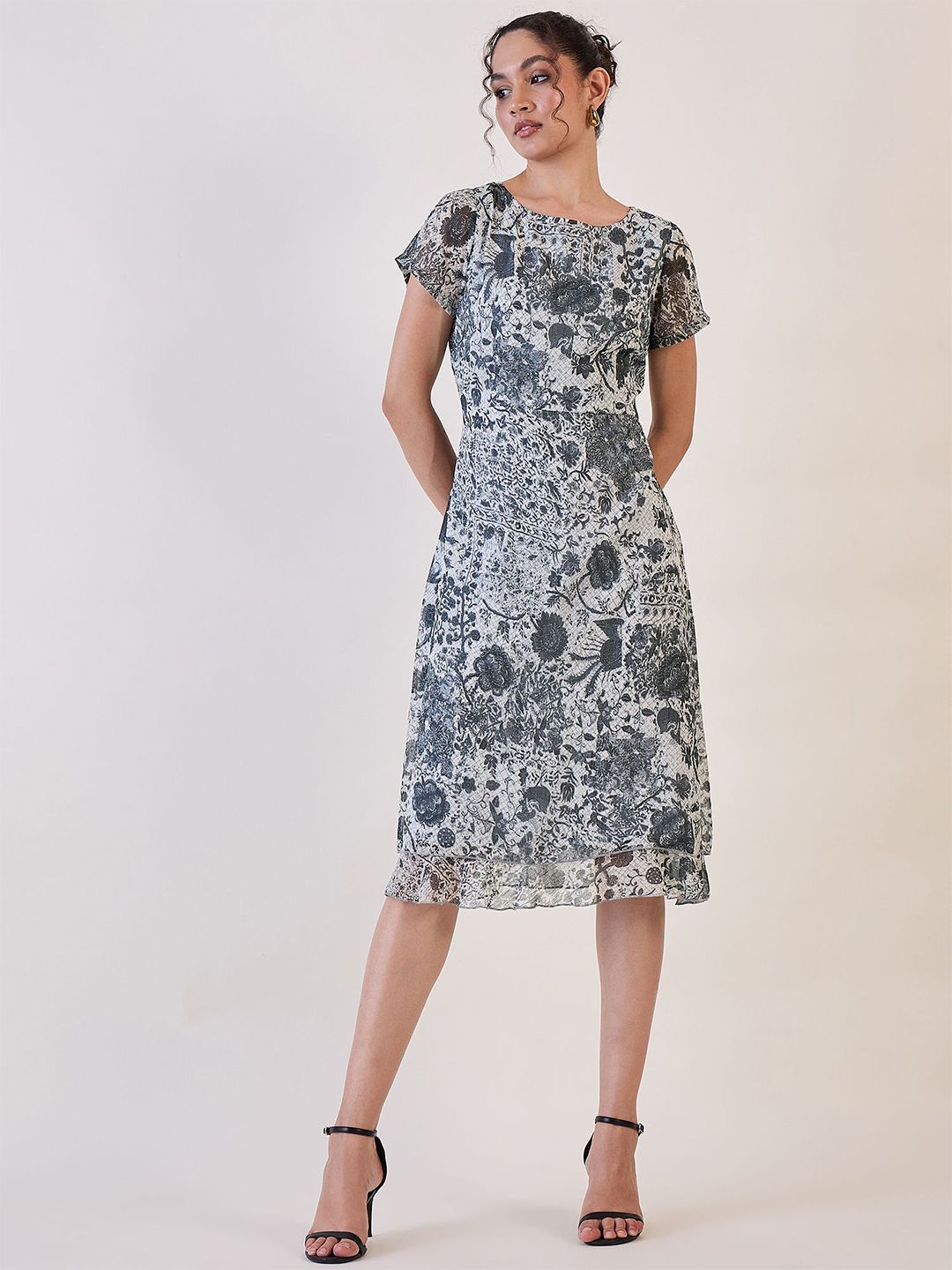 Grey Floral Comfort Fit Shift Dress