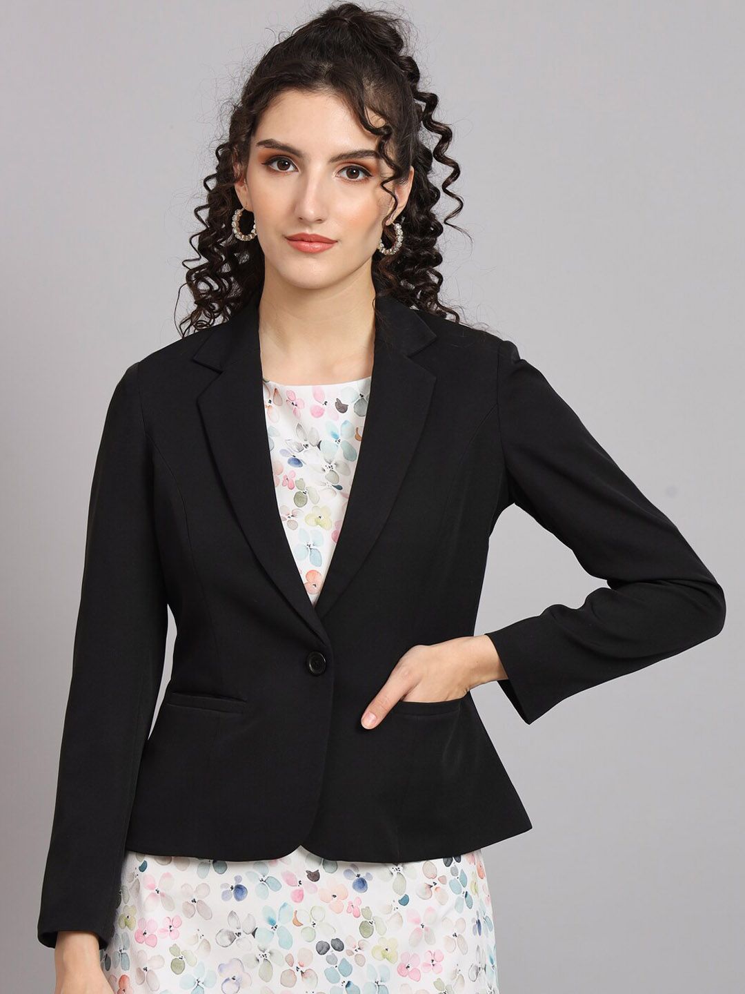 Short Notch Collar Blazer - Black