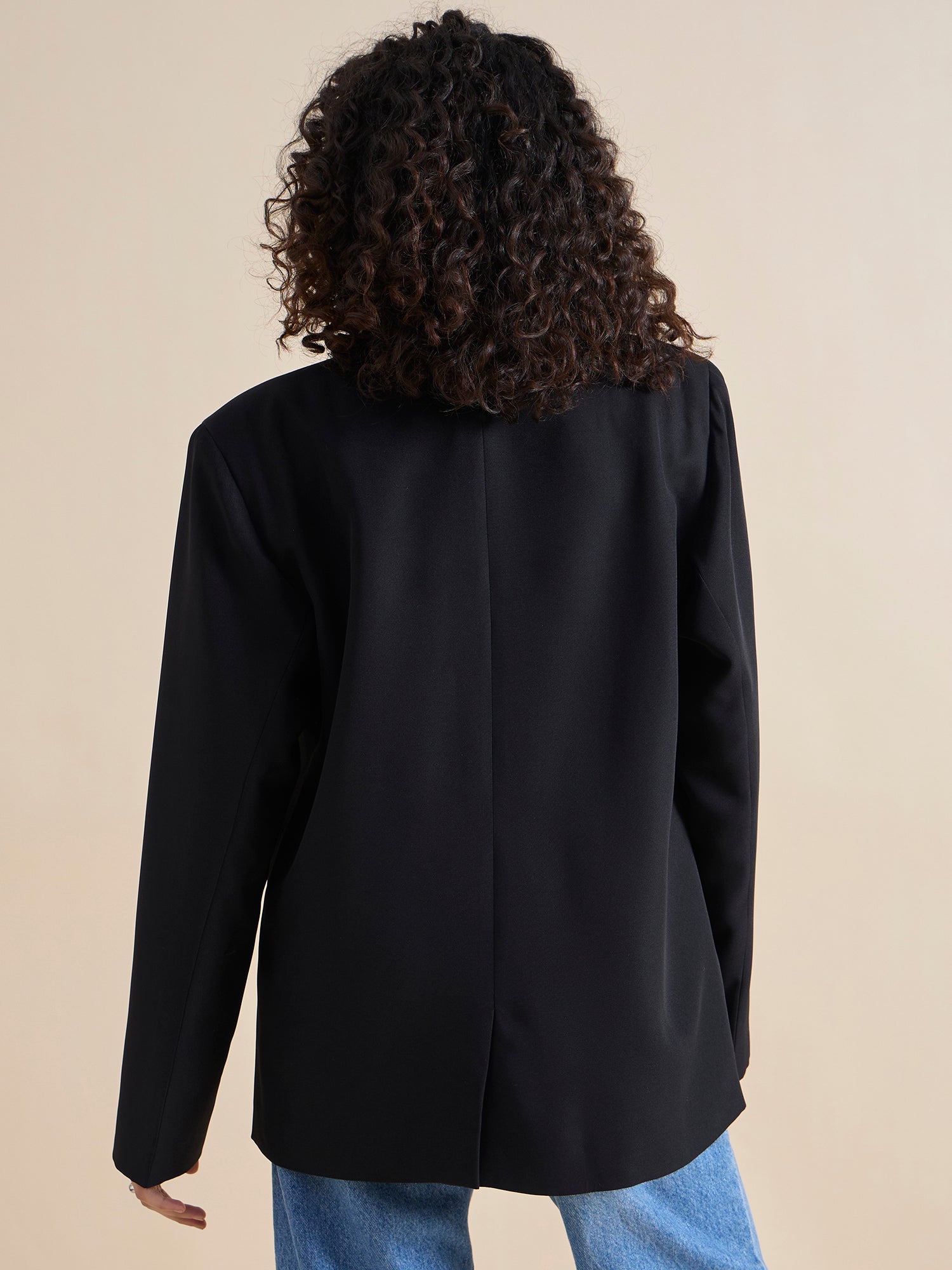 Black Notched Lapel Oversized Fit Blazer In Stretchable Fabric