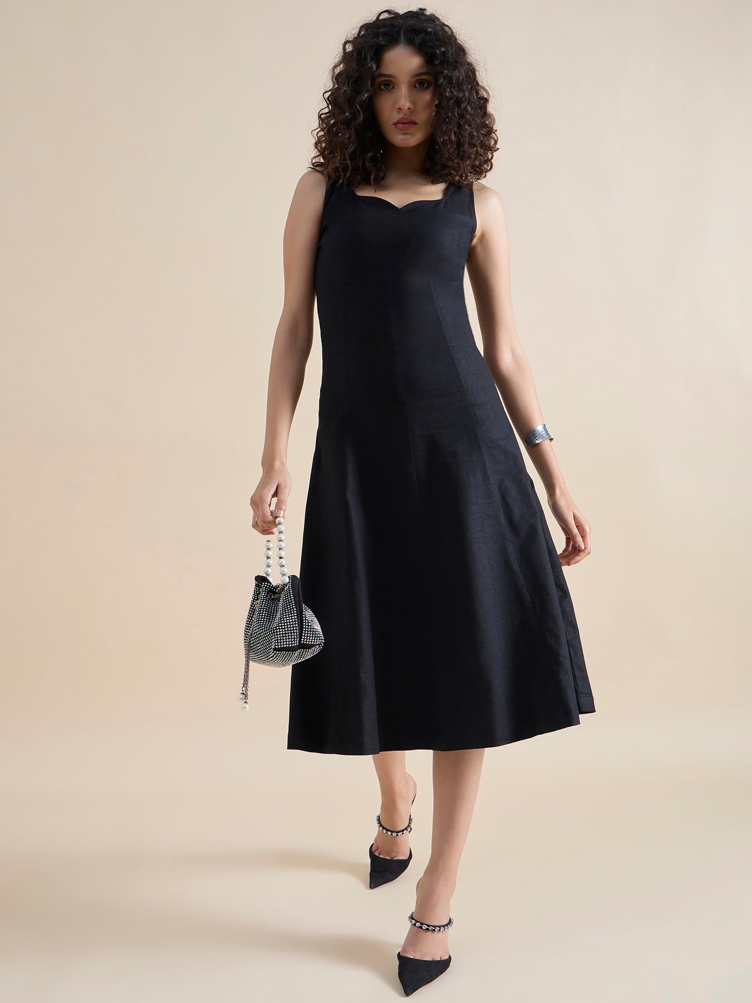 Structured Sweetheart-Neck Linen Lycra Black Stretchable Midi Dress