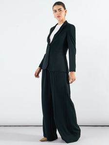 Green Classic Notched Lapel Tailored Fit Blazer Paired With Trouser In Stretchable Fabric