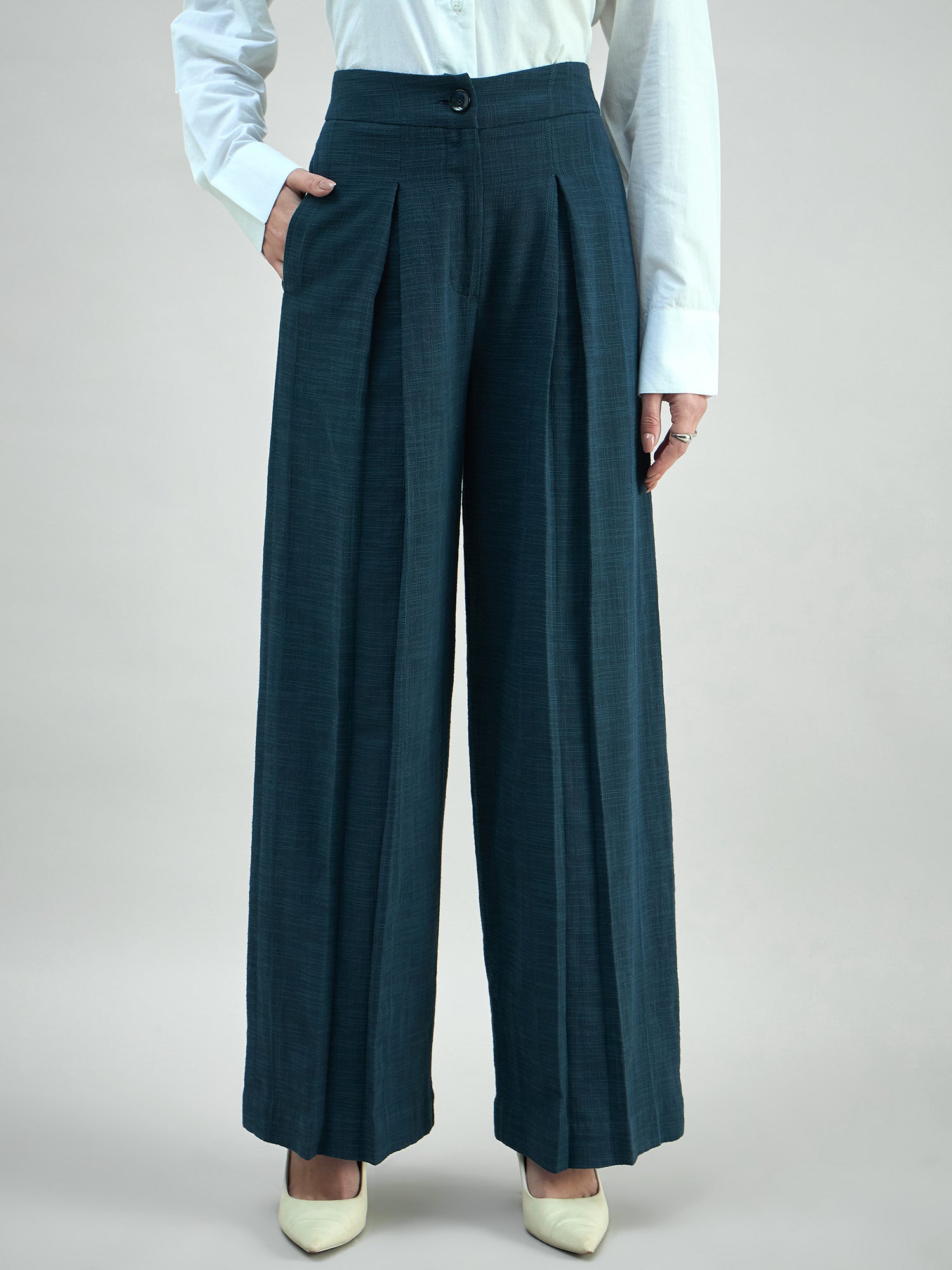 Women High-Waist Inverted Pleat Detail Soft Cotton Slub Textured Trouser