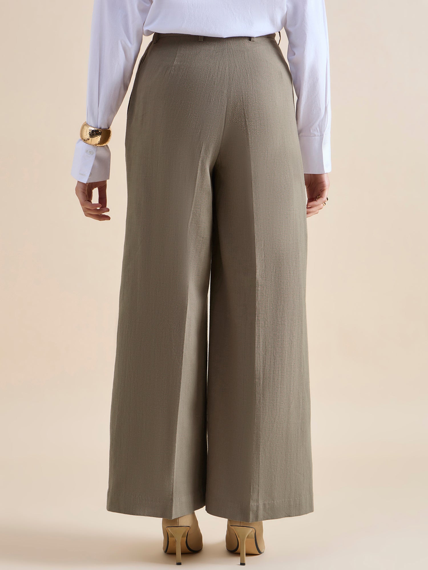 Women High Waist Pleated Loose-Fit Straight Cut Cotton Blend Solid Trouser