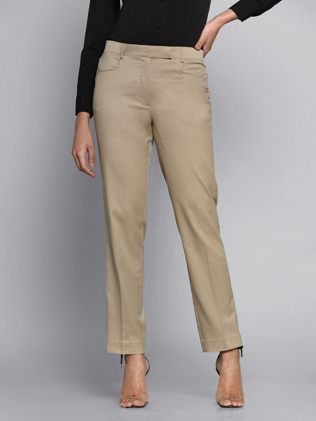 Women's ladies classic Gap beige khakis chinos pants 100% cotton 8 -  clothing & accessories - by owner - apparel sale